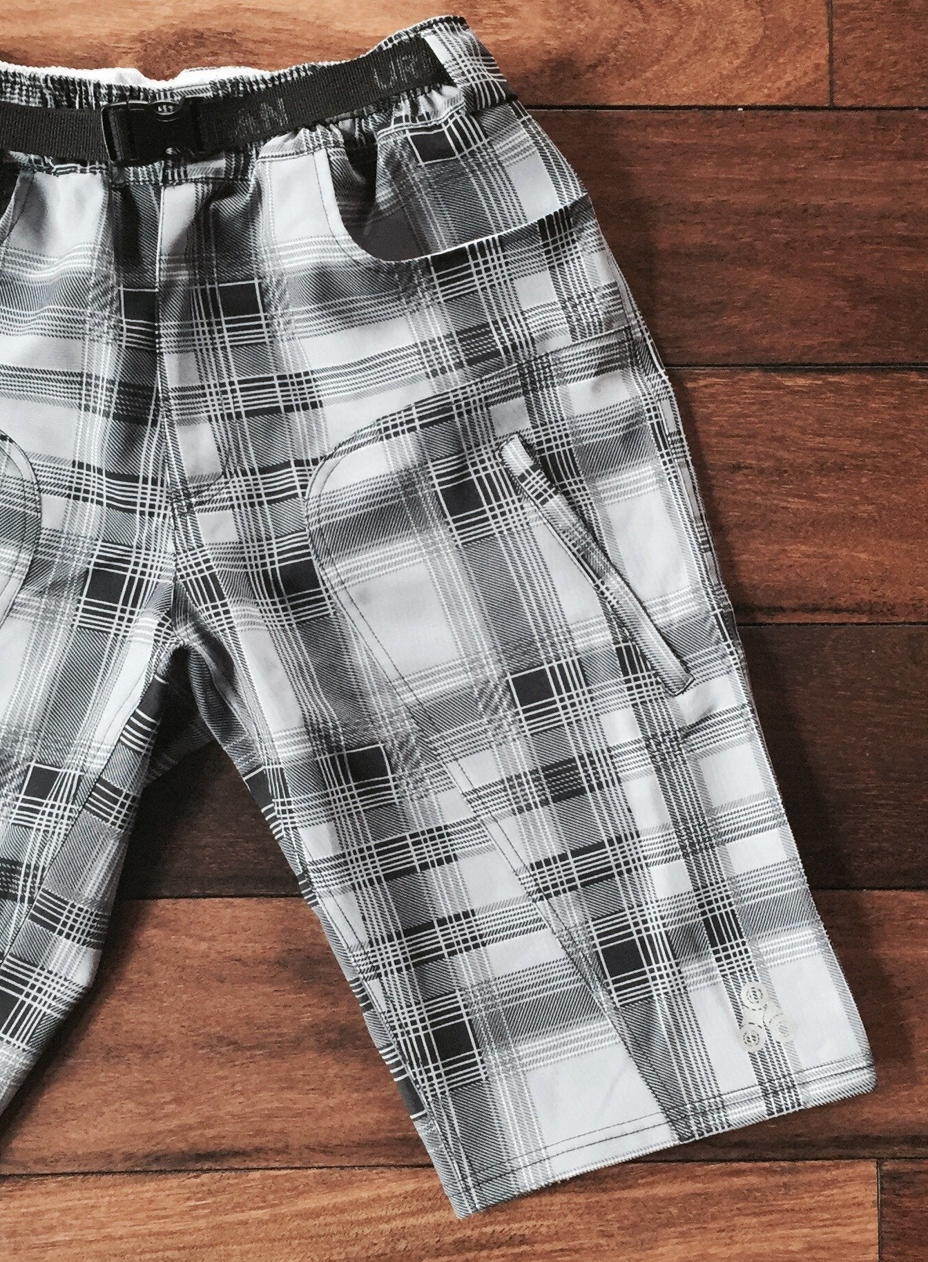 Enduro Men’s MTB Shorts with Padded Underliner – Trail-Ready Comfort and Performance (Grey, Black, or Plaid)